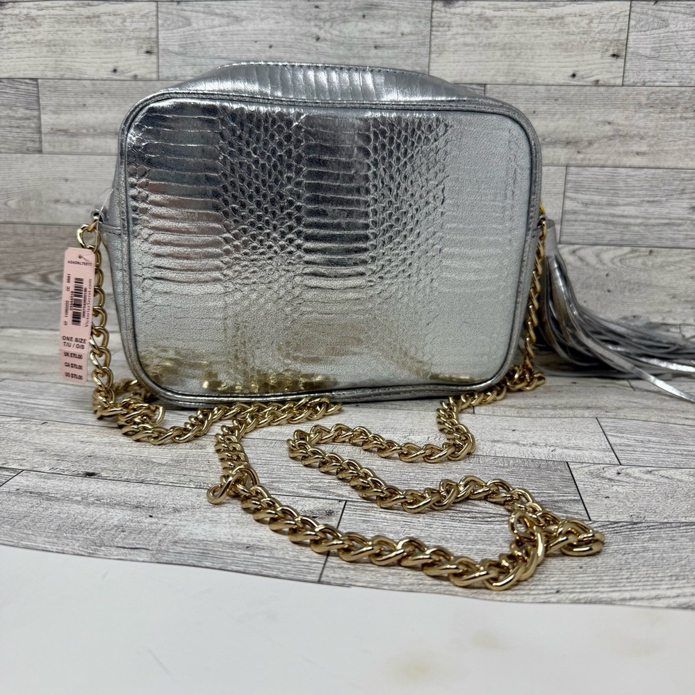 NWT- Victoria’s Secret Silver Snake Skin Crossbody Bag with Tassel & Gold Chain - Picture 2 of 10